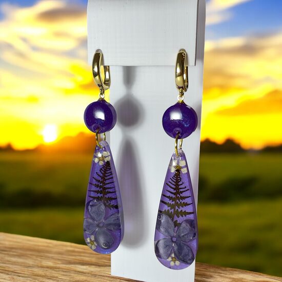 Violeti auskari ar papardi un ceriņu